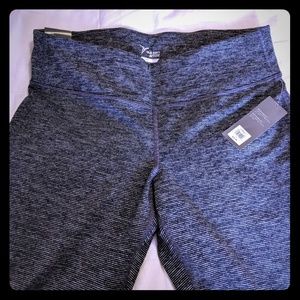 Old Navy active wear high waist Capri
